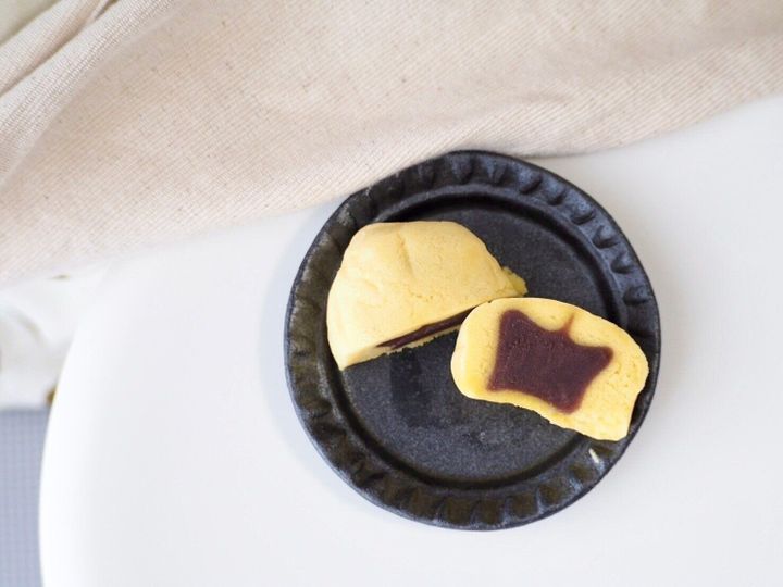 シャトレーゼ「契約農場卵 黄味しぐれ」断面写真