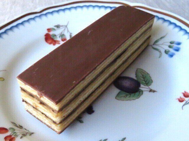 「世界のお菓子　オペラケーキ」中身