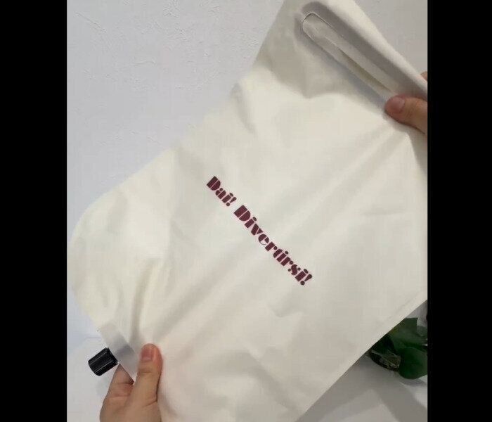 【3COINS】去年即売！脱水できる防水バック