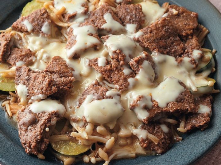 ケチャップとチーズで子どもが喜ぶ味つけ ひき肉とズッキーニのチーズ蒸し サンキュ ケチャップとチーズで子どもが喜ぶ味つけ ひき肉とズッキーニのチーズ蒸し サンキュ