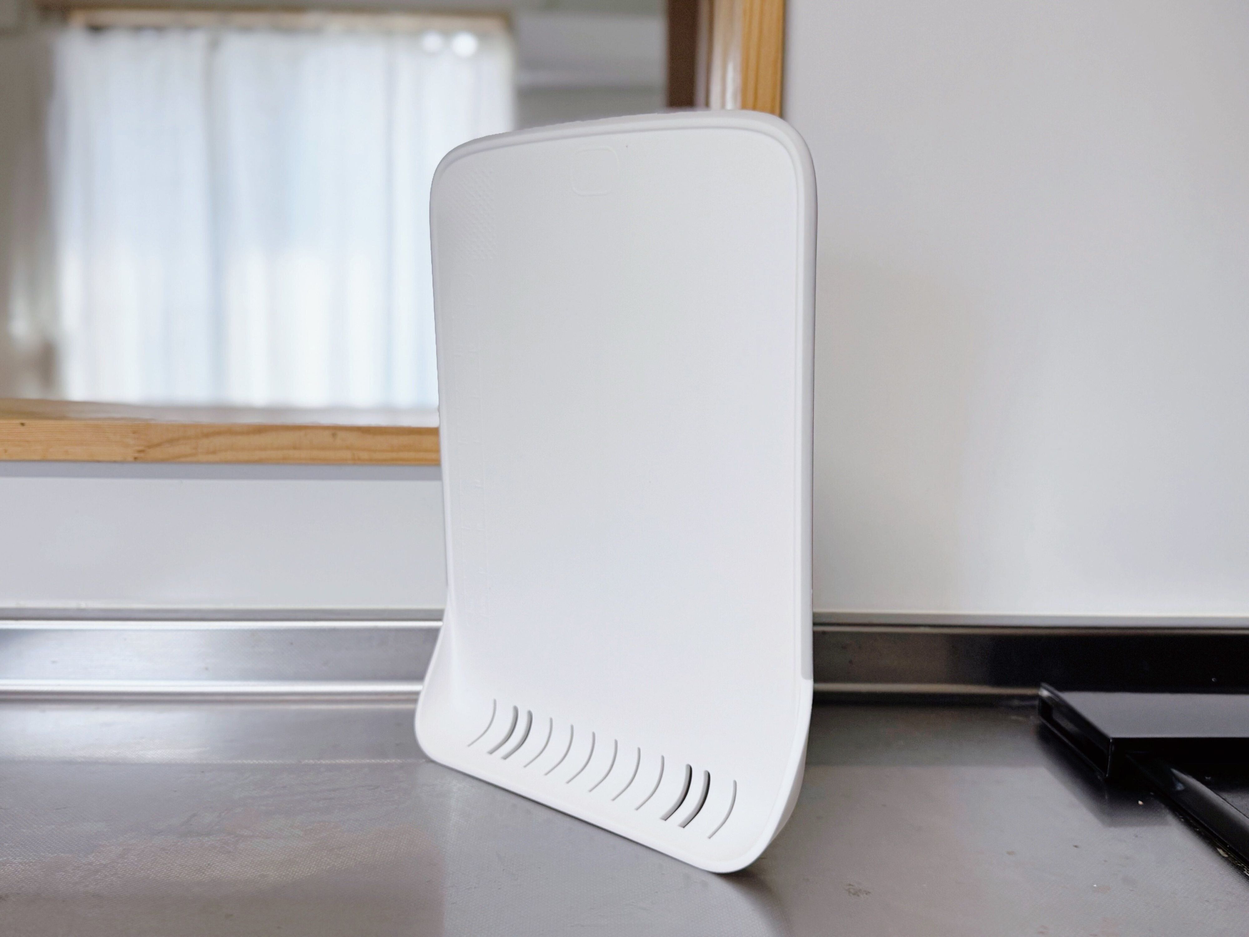 【ニトリ】考えた人天才！6つの機能付きで家事の時短も叶う「立つ多機能まな板」は買って損なし！