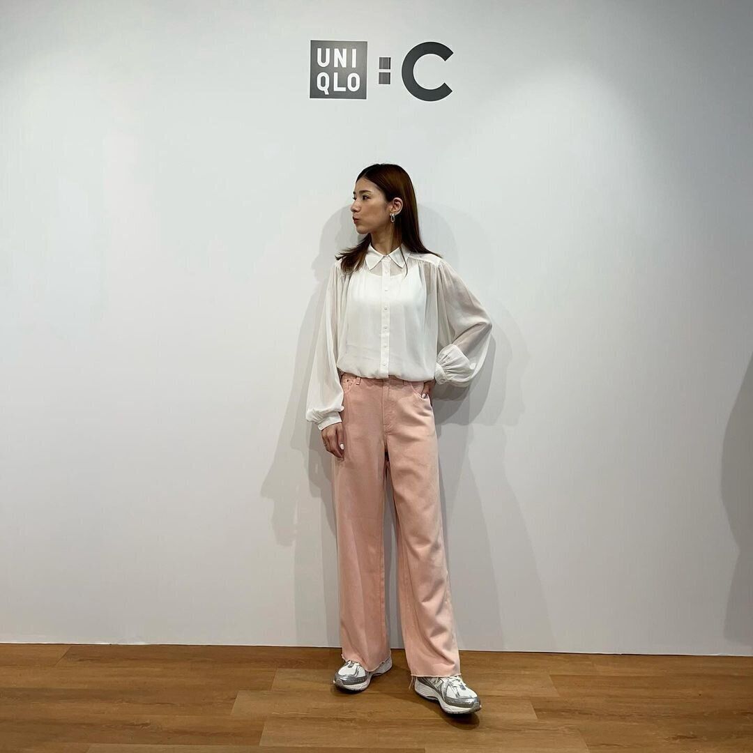 【ユニクロ】春のヒットアイテム「ワイドストレートジーンズ」！オシャレさんの着こなしをチェック