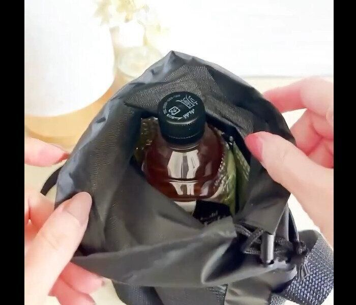 【ダイソー】お出かけに便利！モバイルショルダーメッシュバッグ