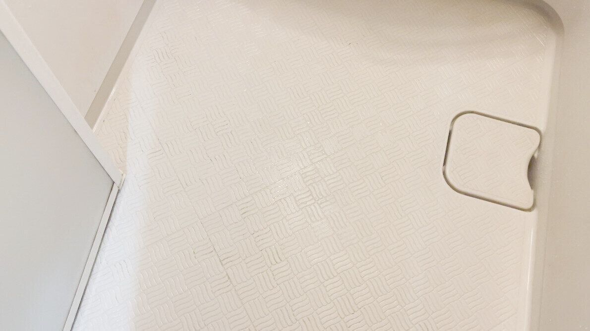 掃除前の浴室床の状態