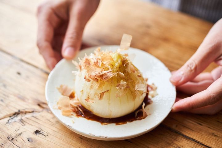 レンジ新玉ねぎのおかか黒酢だれ