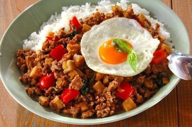 簡単タイ料理 節約しながら豚ひき肉でガパオライス