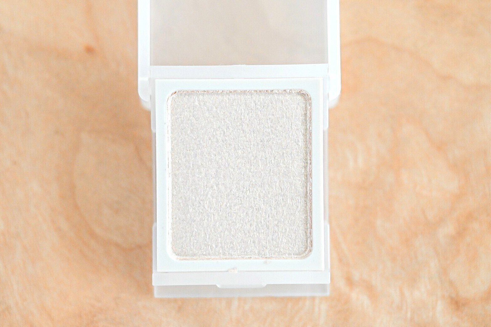 ラメ入りのアイカラー