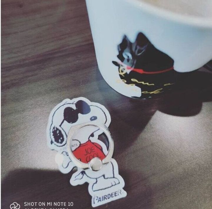 どれにしようか迷っちゃう 種類豊富な100均のおすすめスマホスタンドをご紹介 サンキュ どれにしようか迷っちゃう 種類豊富な100均のおすすめスマホスタンドをご紹介 サンキュ