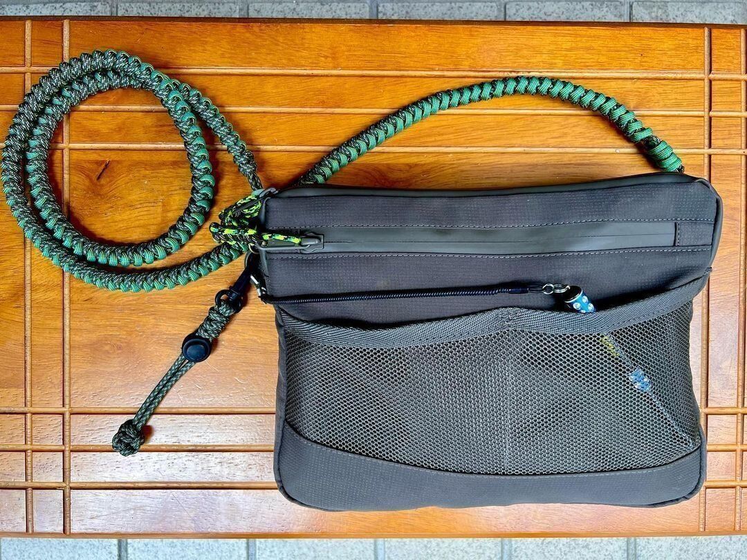 【ワークマン】サコッシュバックをプチアレンジしてアウトドア風に