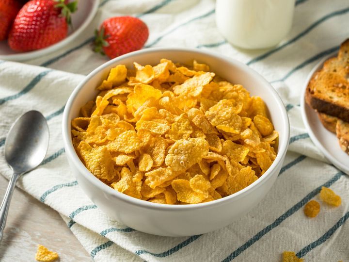 管理栄養士監修 気になる コーンフレーク のカロリーや炭水化物量とは 食べる際に押さえるべきポイントを紹介 サンキュ 管理栄養士監修 気になる コーンフレーク のカロリーや炭水化物量とは 食べる際に押さえるべきポイントを紹介 サンキュ