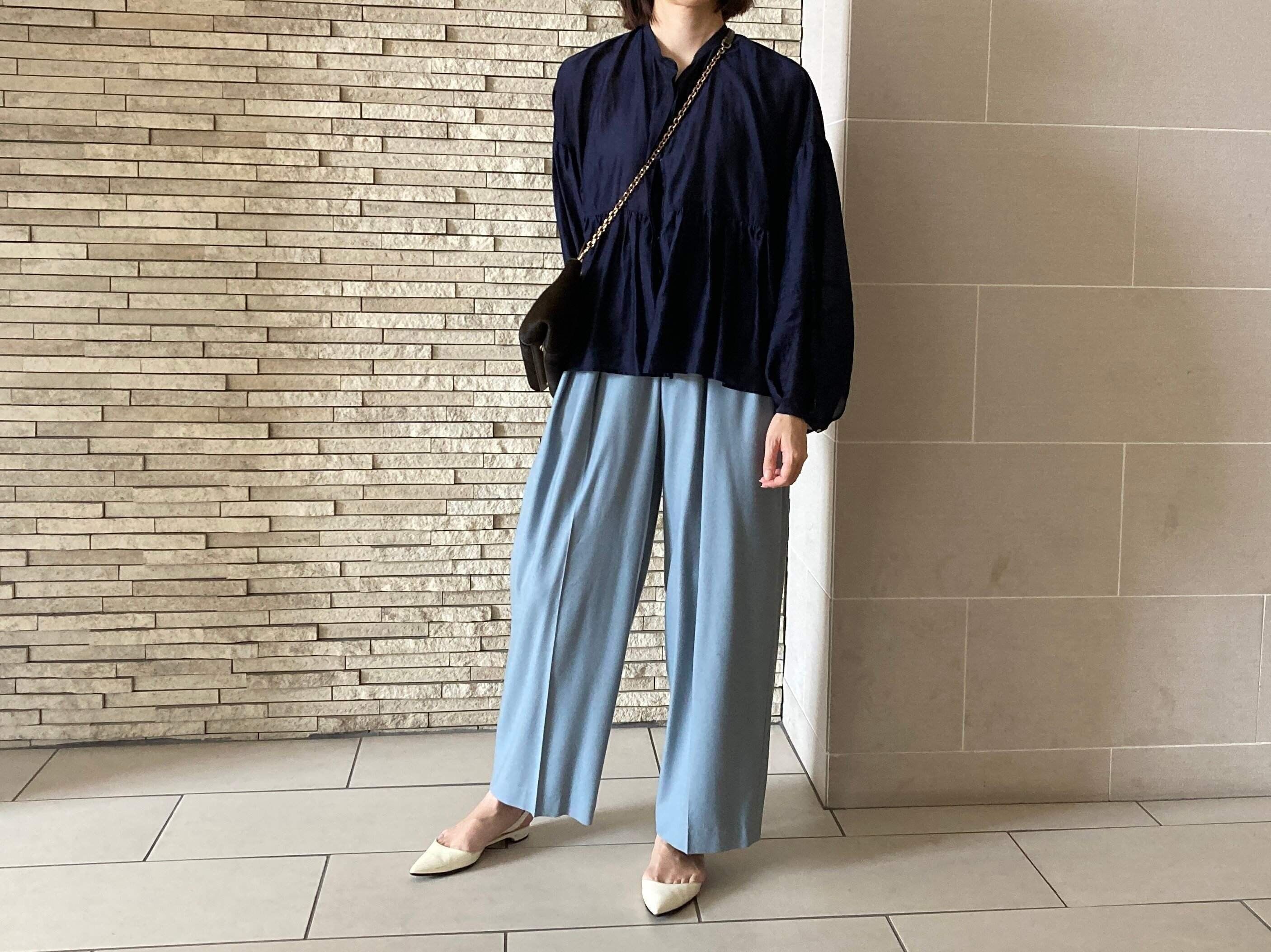 お腹まわりのプヨ！「ウエストインしない」派の40代正解コーデ