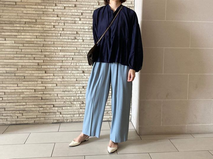お腹まわりのプヨ!「ウエストインしない」派の40代正解コーデ