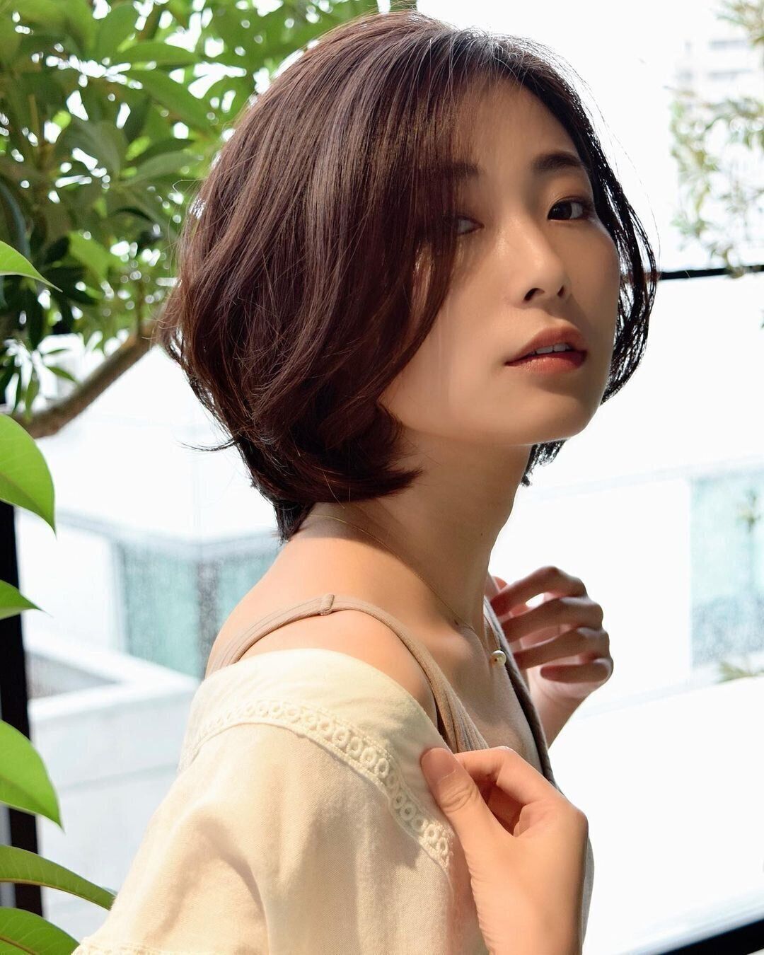 40代丸顔に似合うヘアスタイル 大人かわいいレイヤーボブに！