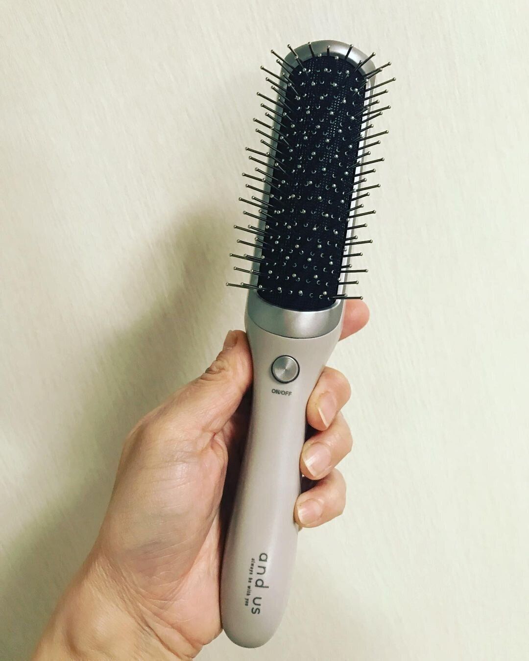 【3COINS】ツヤ感アップ！即買い決定ブラシ