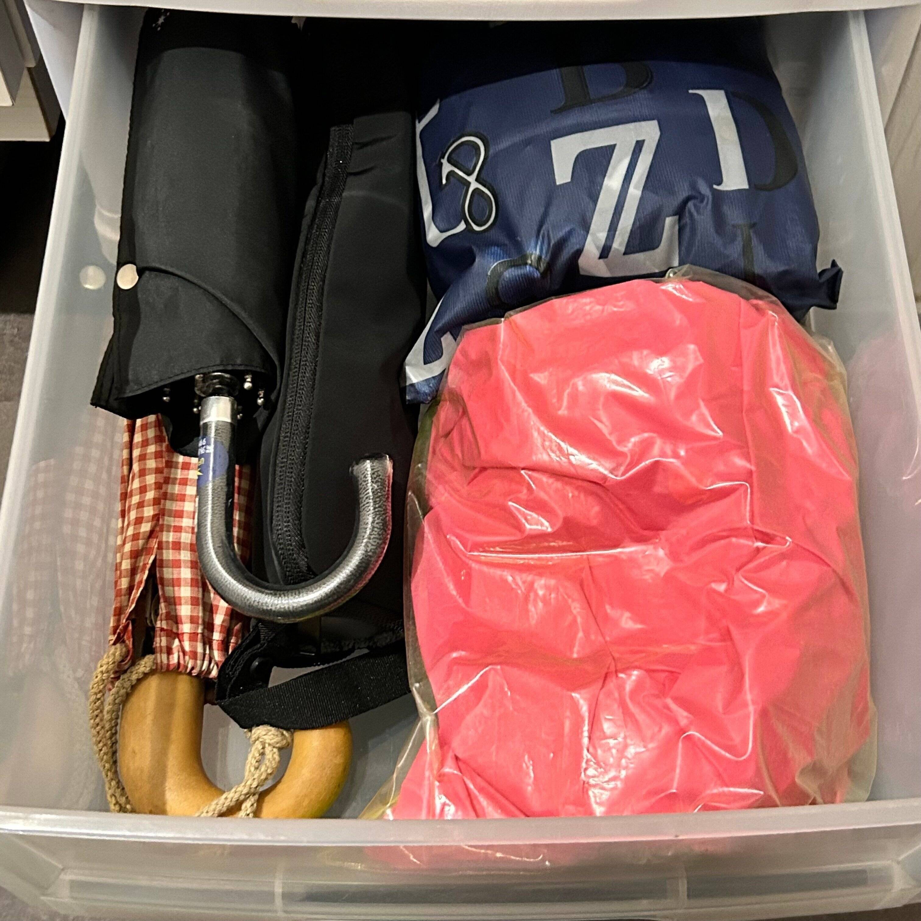 中段は雨の日グッズ