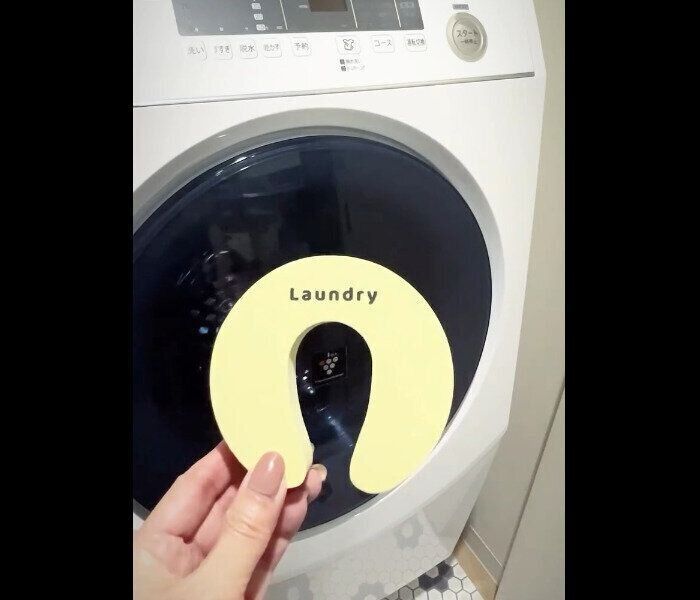 【セリア】カビを防止！ドラム式洗濯機用ドアストッパー