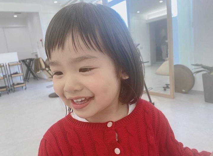 小学生女子も納得のキュートなヘアスタイル。オン眉バングであどけないかわいさを!