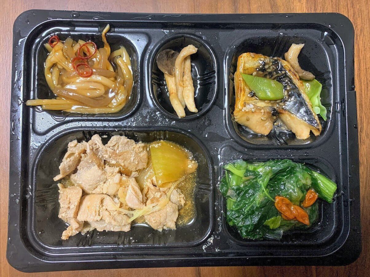 HeMog　ハーモグ　豚肉の生姜煮　鯖の胡麻だれ