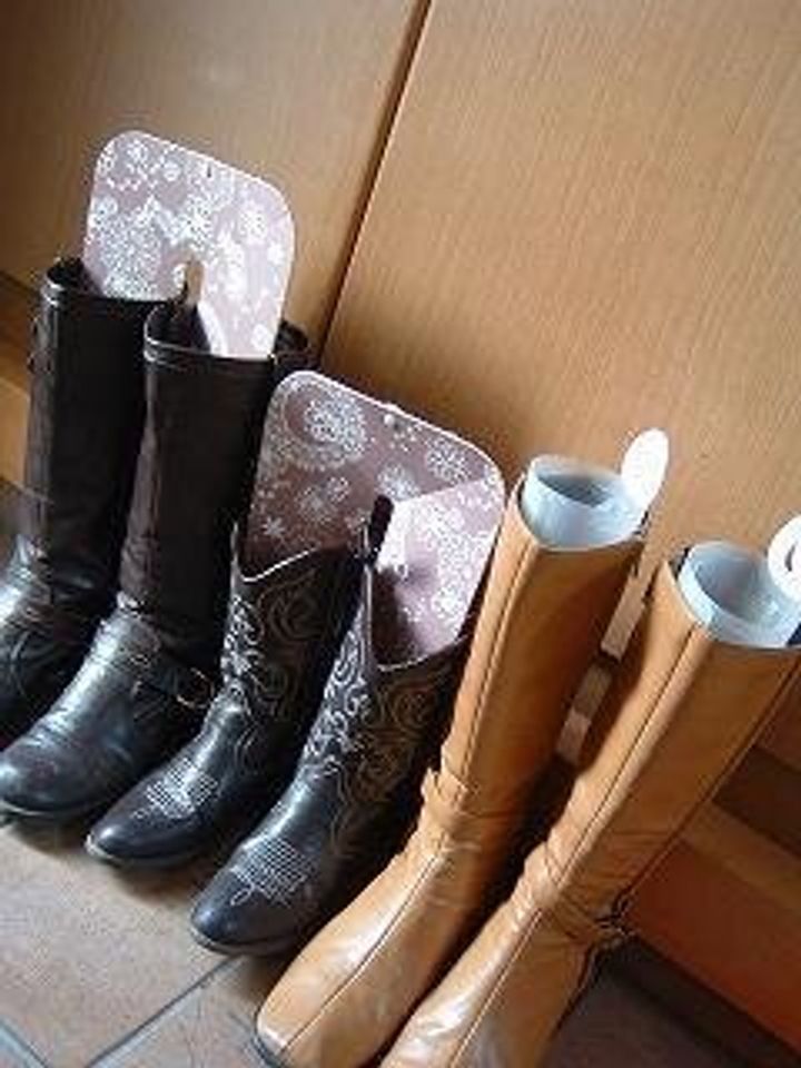 ブーツや靴の臭い対策を複数紹介 カビも一緒に対策できる方法も サンキュ ブーツや靴の臭い対策を複数紹介 カビも一緒に対策できる方法も サンキュ