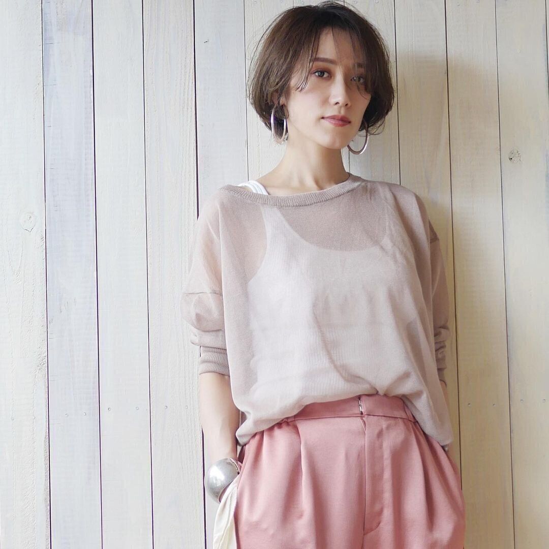 40代丸顔に似合うヘアスタイル ウザバングで今年らしいヘアスタイルに