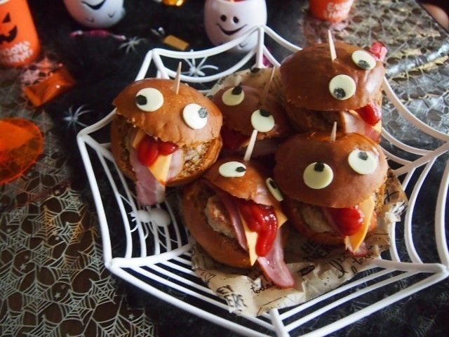 今年もぜ んぶ100円 セリアでハロウィンテーブルコーディネート サンキュ