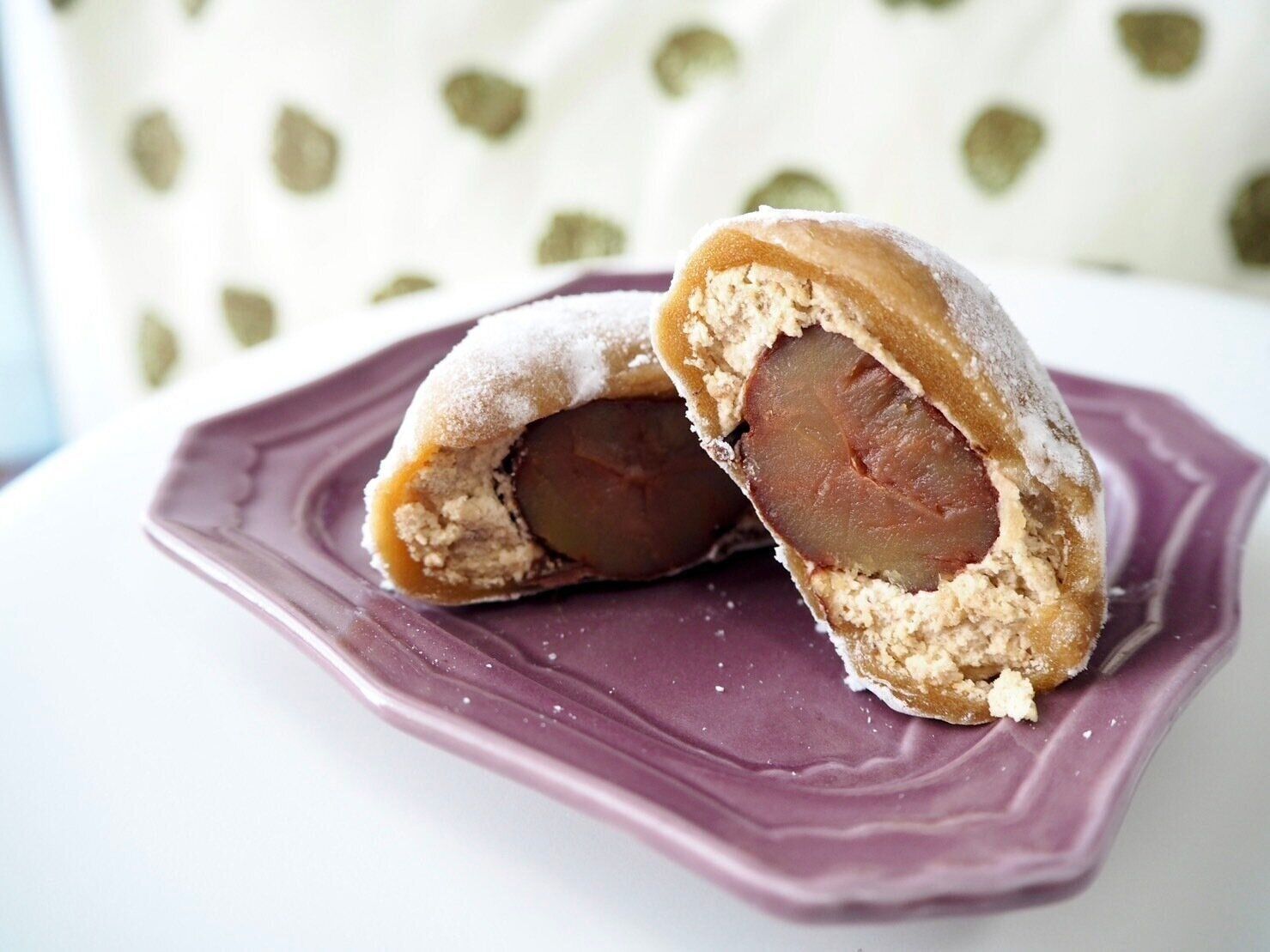 シャトレーゼ「一粒栗大福マロンクリーム入り」断面写真