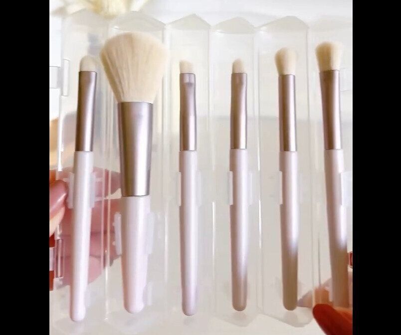 【ダイソー】くるっと収納！携帯用メイクブラシ