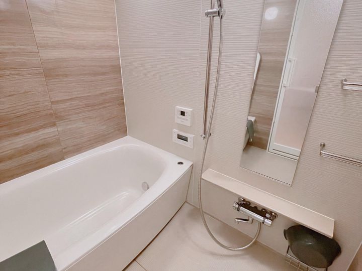 お風呂掃除を月1回するだけでスッキリできるワザをさまざま紹介 サンキュ お風呂掃除を月1回するだけでスッキリできるワザをさまざま紹介 サンキュ