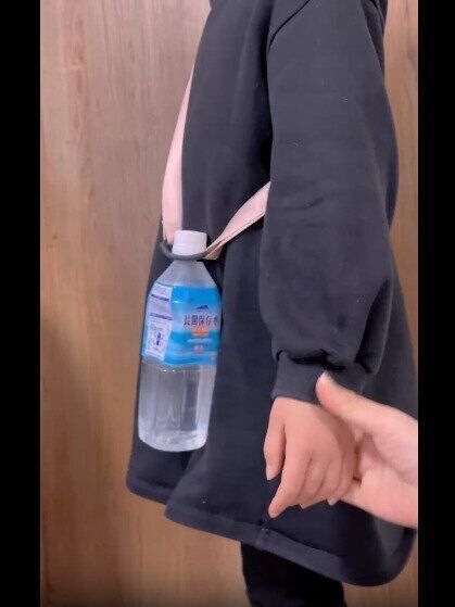 【セリア】外出先で楽ちん！ペットボトルストラップ