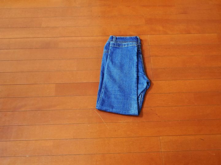 かさばるズボンの畳み方と お悩みを解決するアイデア収納術まとめ8選 サンキュ かさばるズボンの畳み方と お悩みを解決するアイデア収納術まとめ8選 サンキュ