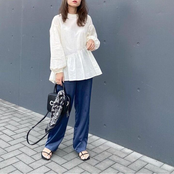 ユニクロ サテンリラックスストレートパンツ で叶う おしゃれなアラフォーになれるリラックスコーデ6選 サンキュ ユニクロ サテンリラックスストレートパンツ で叶う おしゃれなアラフォーになれるリラックスコーデ6選 サンキュ