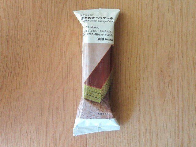 「世界のお菓子　抹茶のオペラケーキ」（税込250円）