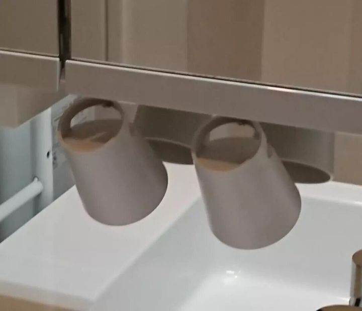 【セリア】さかさまに吊るすコップで衛生的に保管