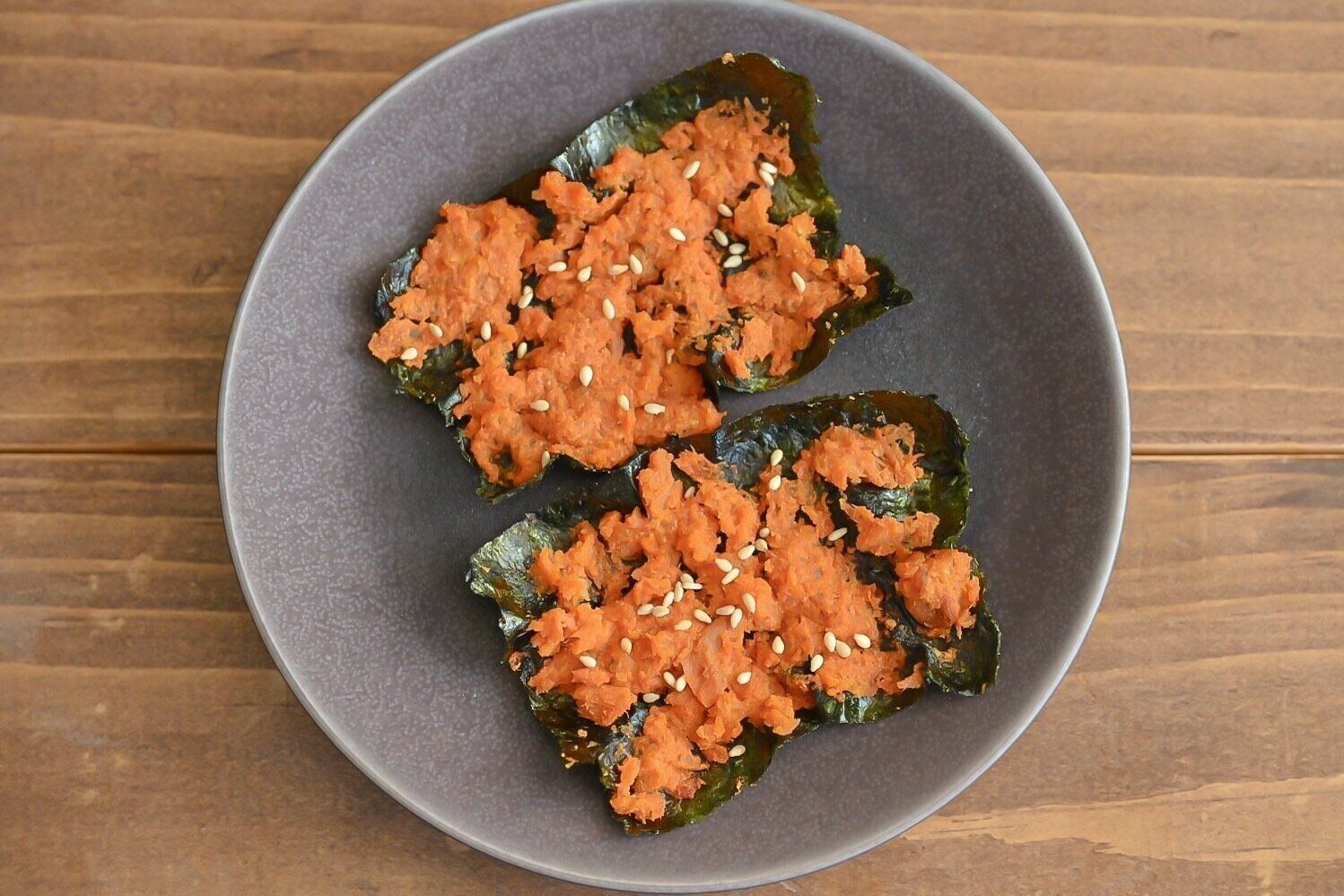 皿にのった「さけめんたい」焼きのり