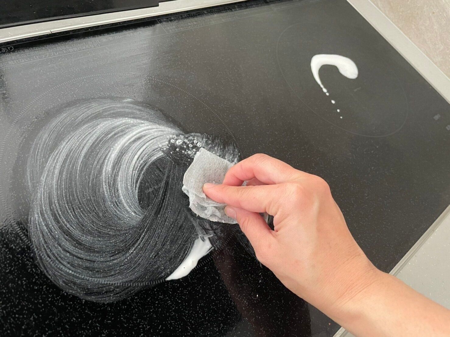 【無印良品】研磨剤不使用！1枚10円でキッチンの汚れ、ほぼすべてに対応できる掃除シート