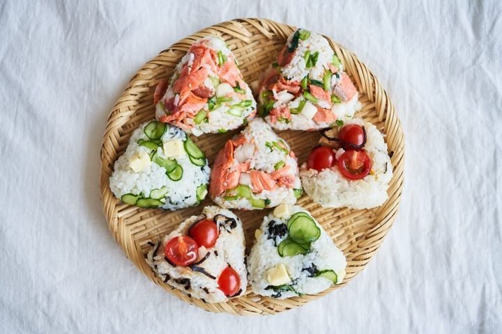 かぶと鮭の梅おにぎり