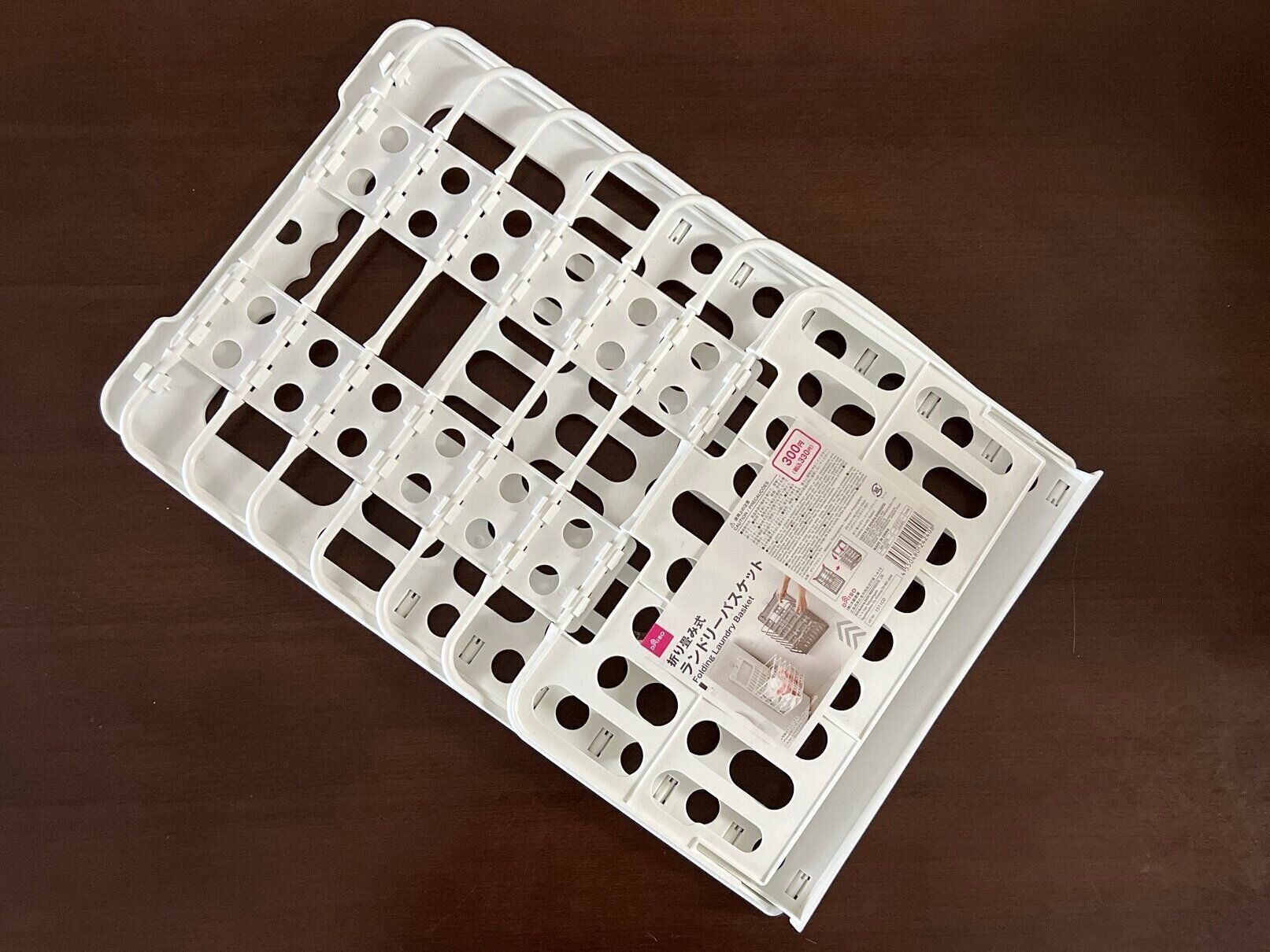 組み立てワンタッチ！ダイソーの折り畳み式ランドリーバスケット