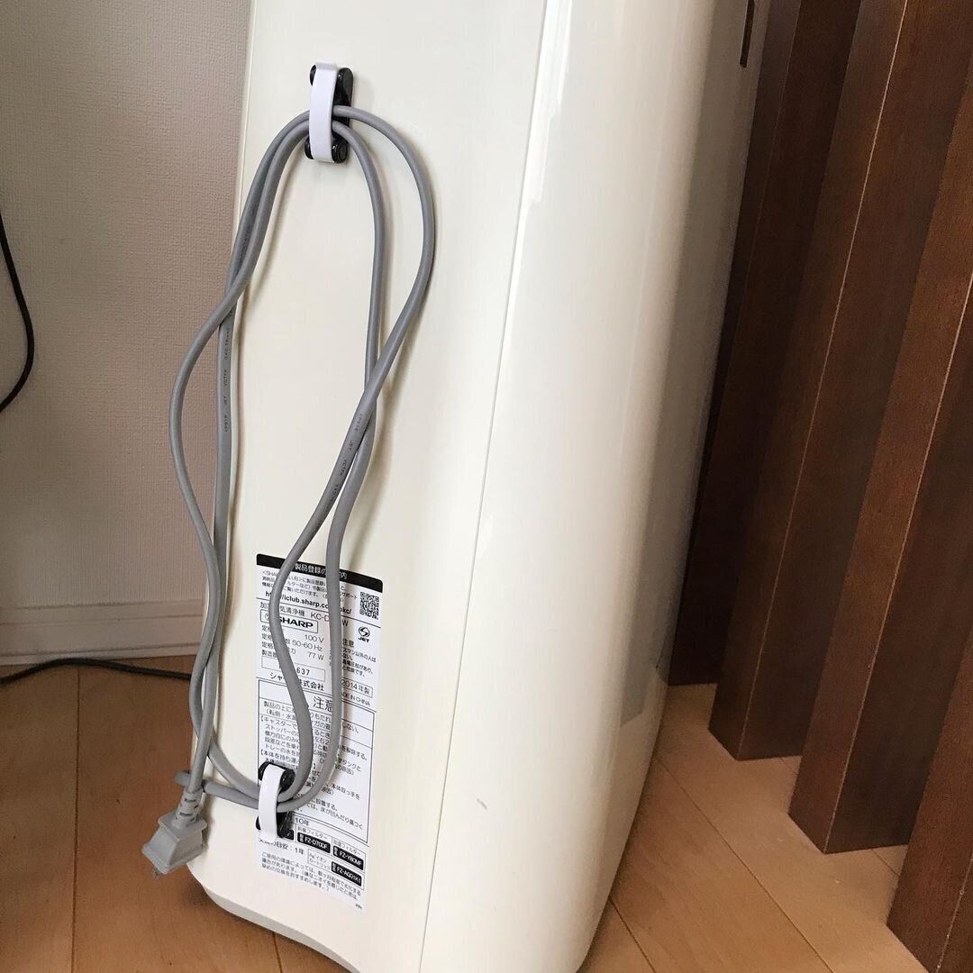 【ダイソー】コード収納には開閉フックが便利