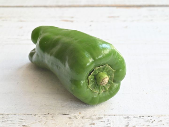 切り方を変えればもっとおいしくなる ピーマンの細切り方法 おすすめレシピ2選 サンキュ 切り方を変えればもっとおいしくなる ピーマンの細切り方法 おすすめレシピ2選 サンキュ