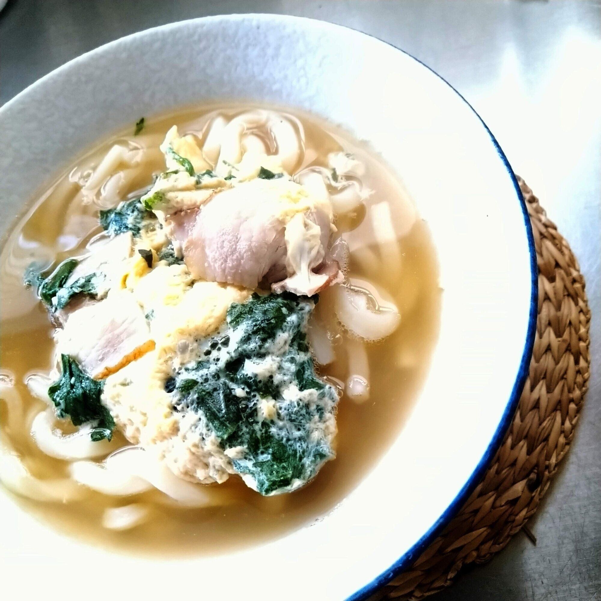 ♡ベーコンの旨みと香り漂う春菊の卵とじうどん♡