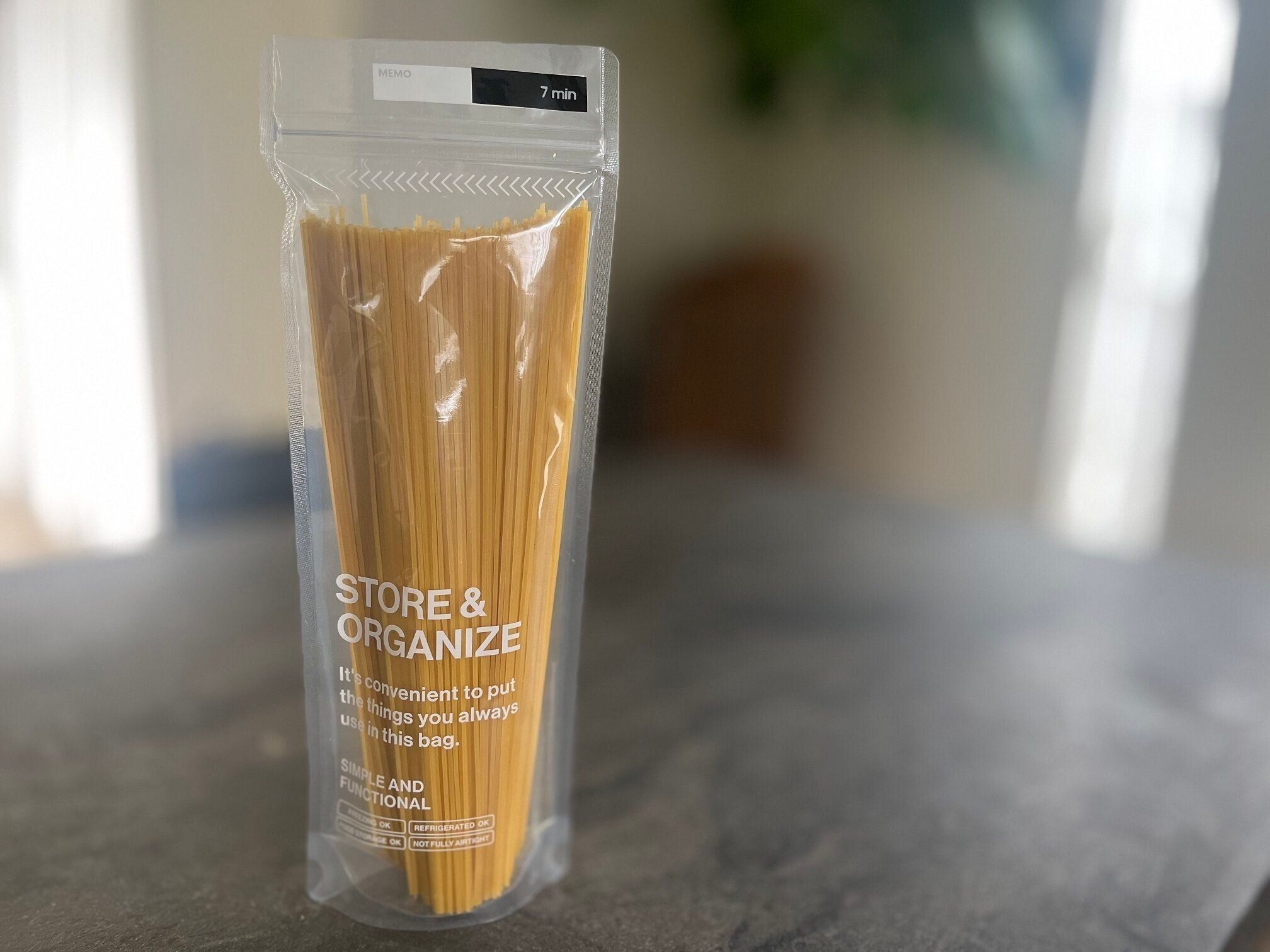 【ダイソー】「立つ」ストックバッグが便利！賢い使い方を整理収納のプロが解説