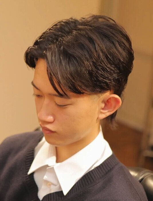 縦長でスッキリに見える！ツーブロックウルフ