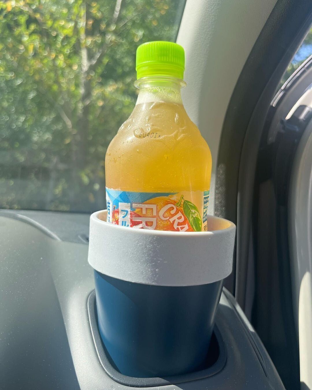 ペットボトルが入るのはこれ！「真空2WAY保冷アイスカップホルダー」