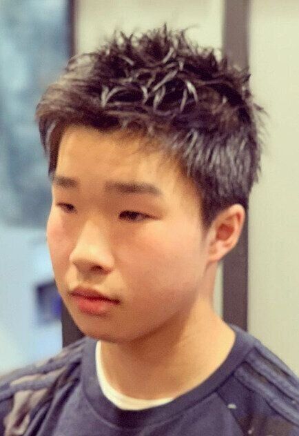 スポーティーに決まる！アップバングショート