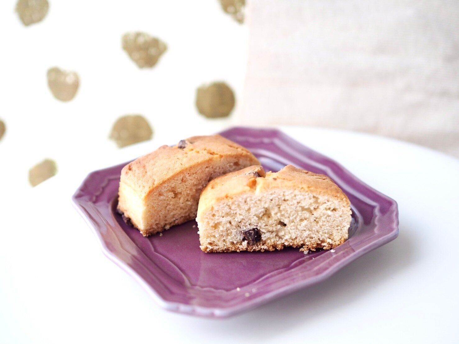 シャトレーゼ「シュガースコーン　チョコチップ」断面写真