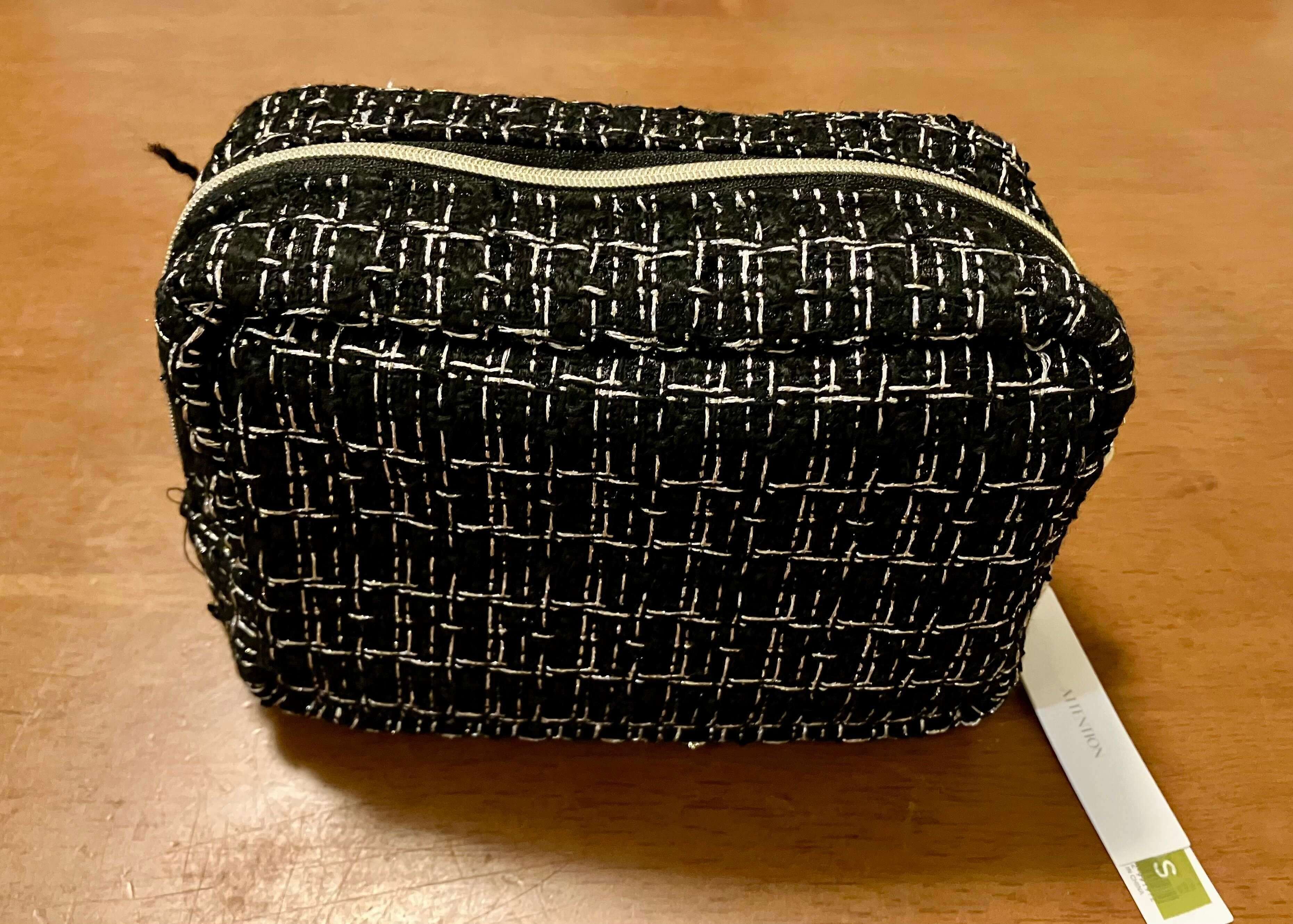 3COINS】に秋の新商品「ツイードのポーチ」が登場！マチ付き高見え