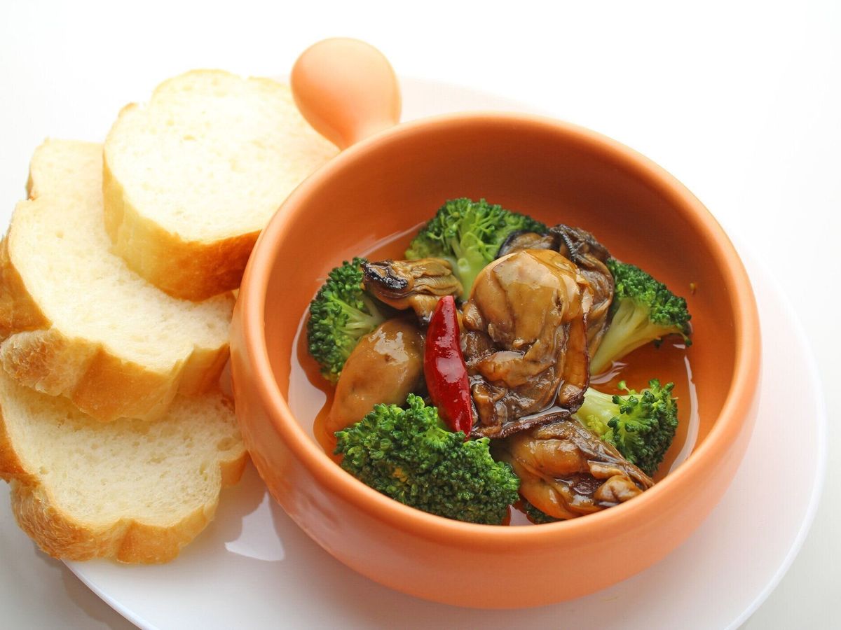 スペイン料理カキのアヒージョ