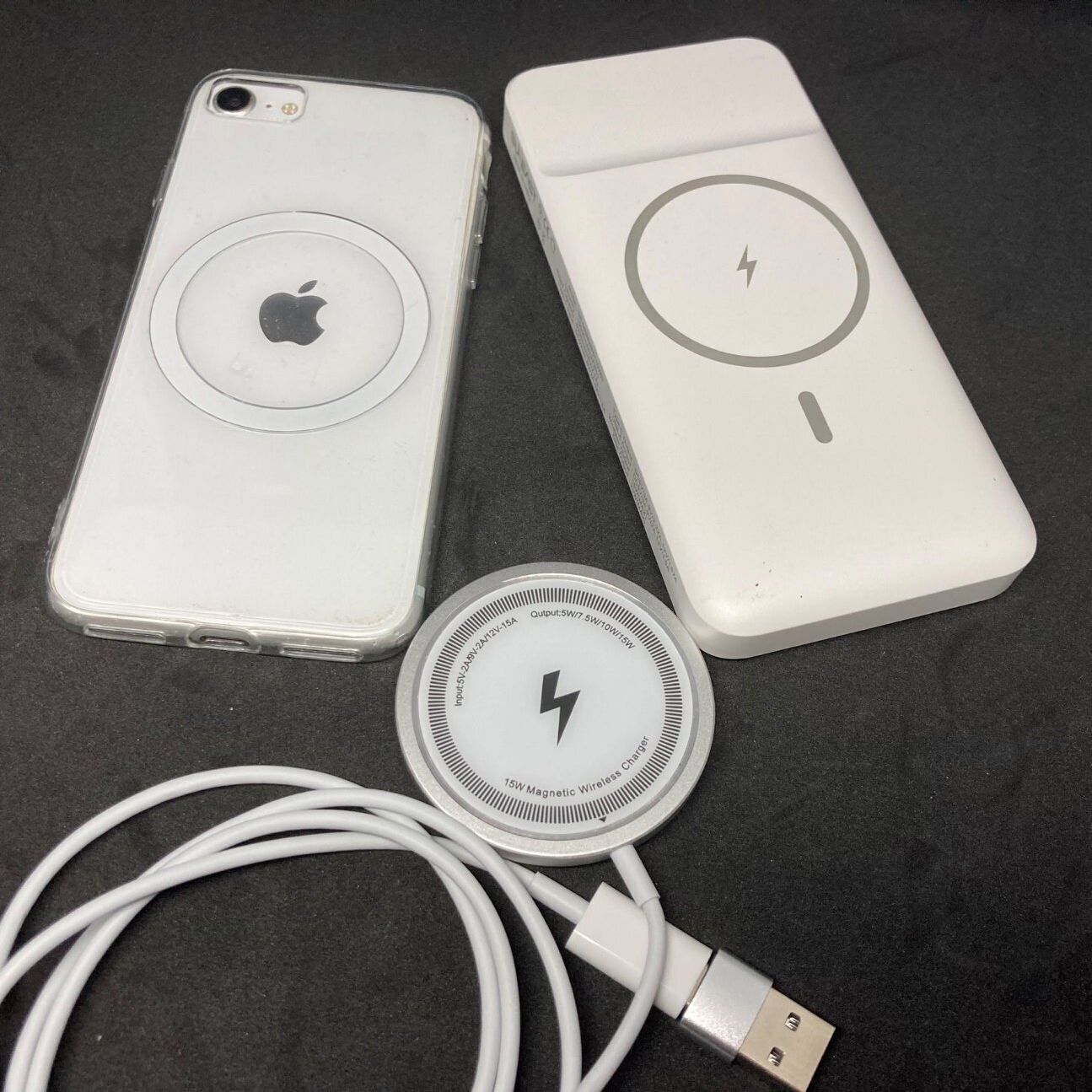 ダイソーすごすぎ！110円でめんどうなスマホ充電の悩みを一挙解決できちゃった