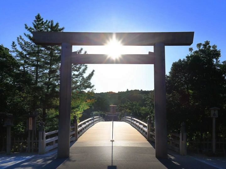 内宮への入り口、五十鈴川にかかる宇治橋(写真提供/神宮司庁)