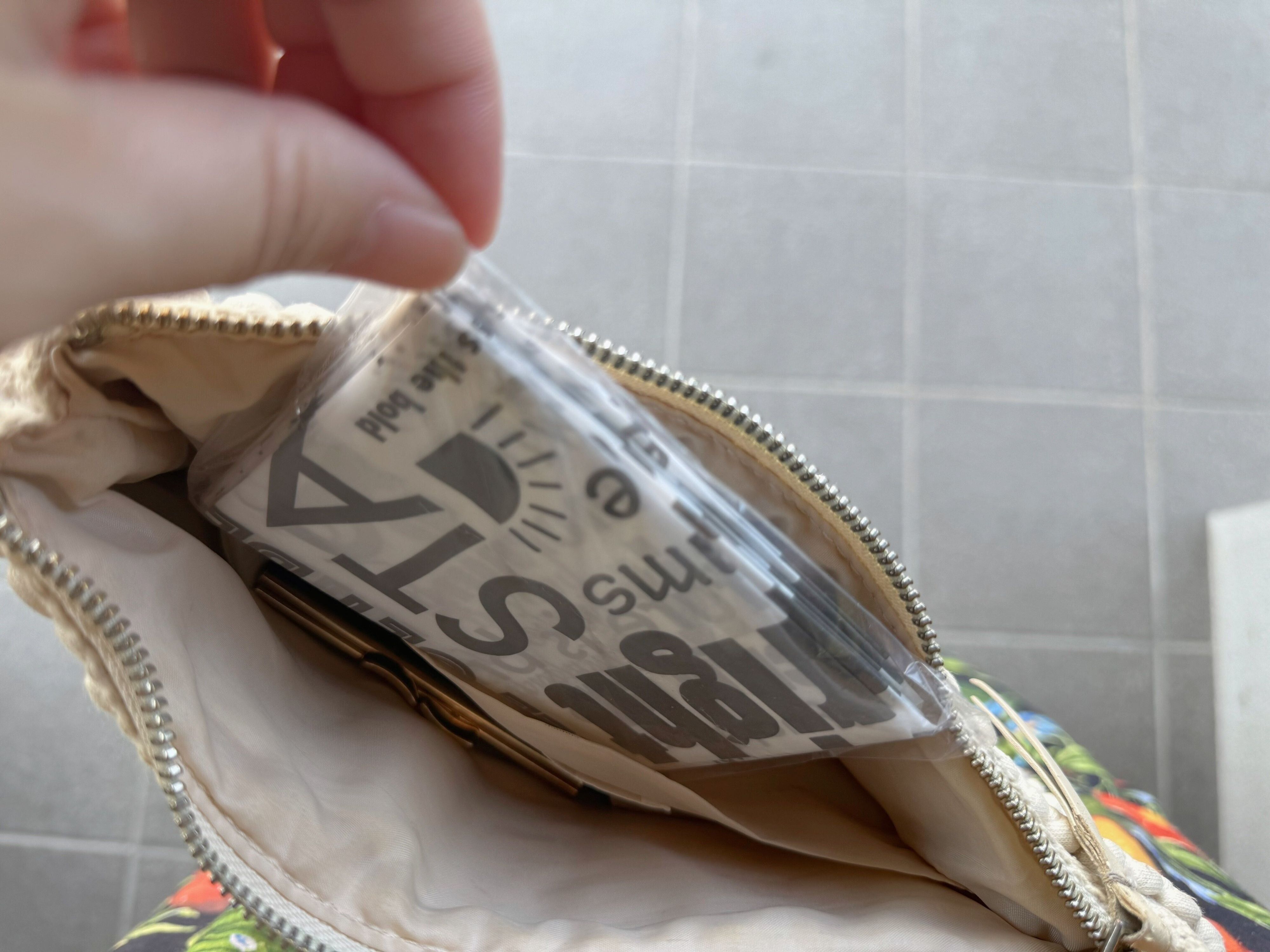 バッグやポケットに入れてもかさばらない！